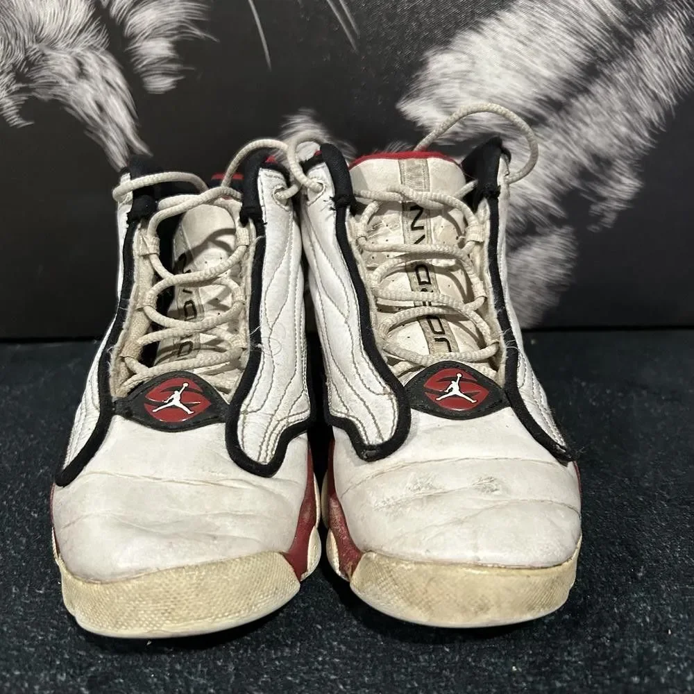 Jordan Pro Strong DC7909-101 Athletic Sneaker Boys 2Y White Leather Basketball